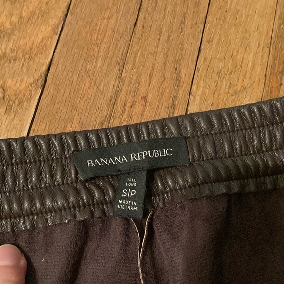 Banana Republic Brown Faux Leather Pants in Small Tall with Fuzzy Inside - Picture 2 of 9